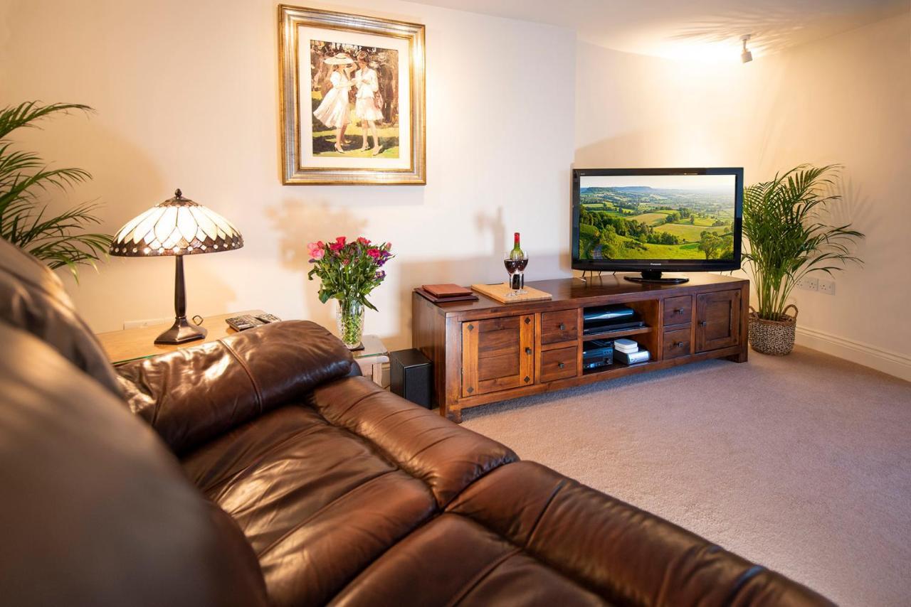 Oberon River View Apartment Bourton-on-the-Water Bagian luar foto