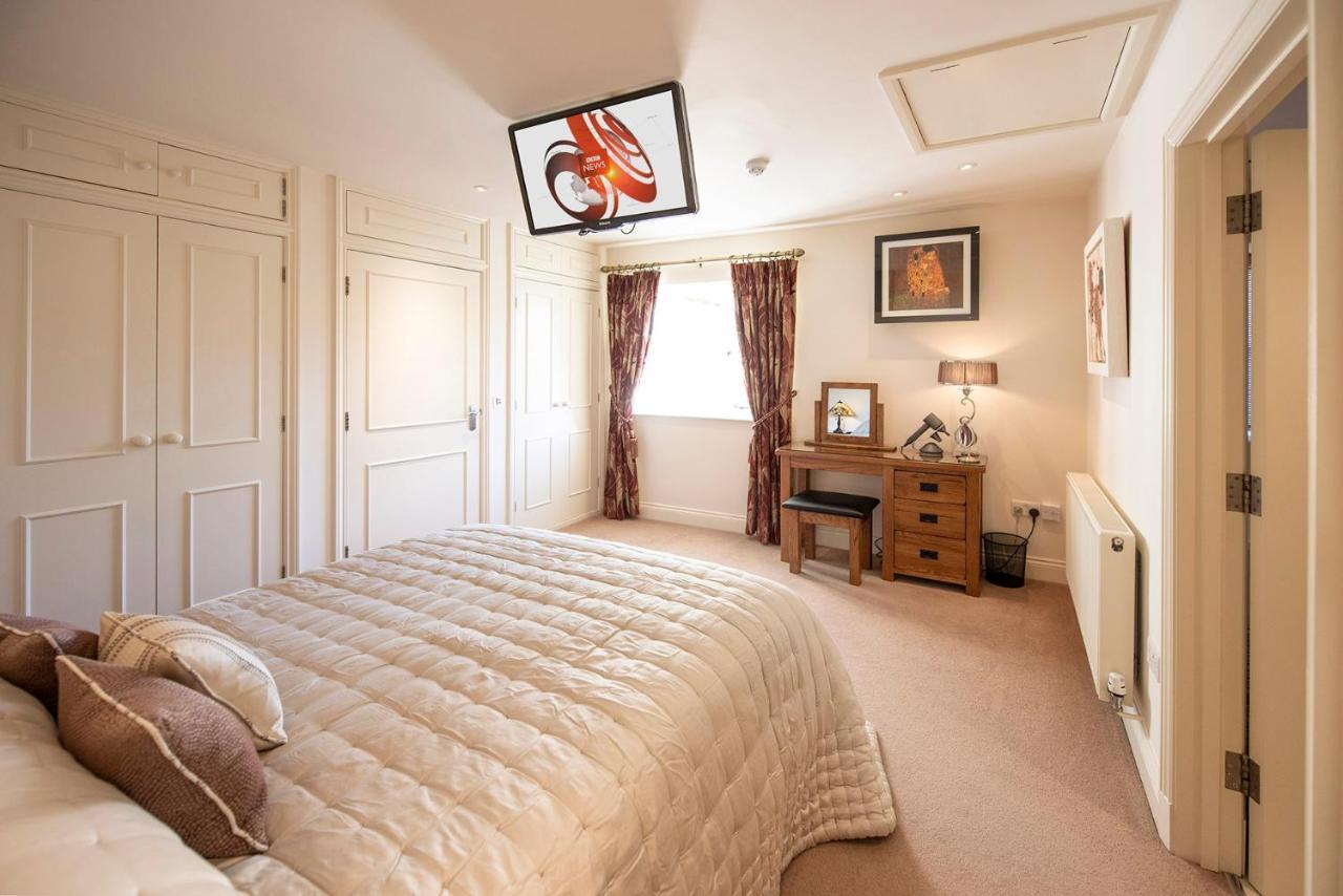 Oberon River View Apartment Bourton-on-the-Water Bagian luar foto